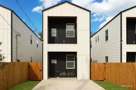 1727 E Crockett St, San Antonio, TX 78202