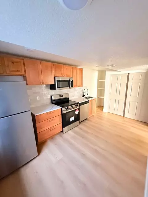 3193 W Rachelle Dr, West Jordan, UT 84084