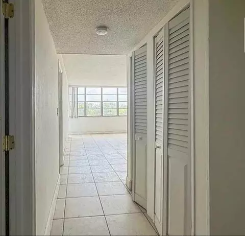2025 NE 164th St, North Miami Beach, FL 33162