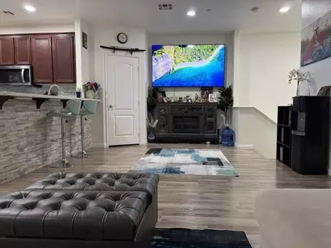 5084 Plaza Promenade, San Diego, CA 92123