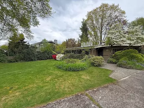 8612 NE 5th St, Medina, WA 98039