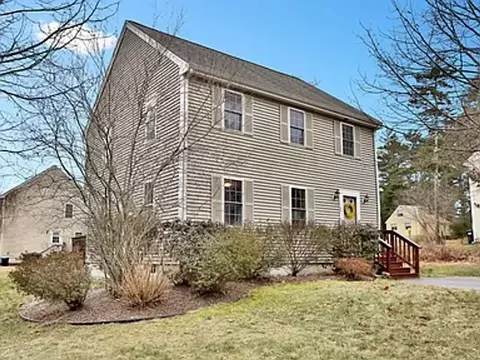 45 Scheffler Dr, Wareham, MA 02571
