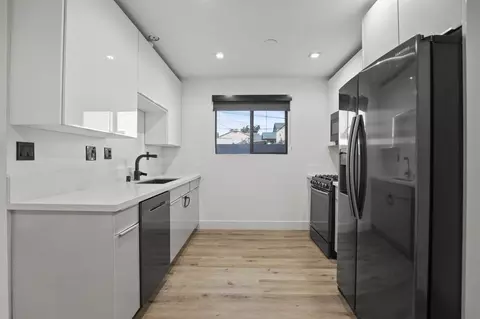 955 N Oxford Ave #4, Los Angeles, CA 90029