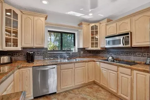 9708 Erica Ct, Boca Raton, FL 33496