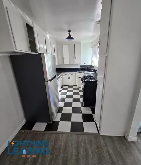 230 S Coronado St #29A, Los Angeles, CA 90057
