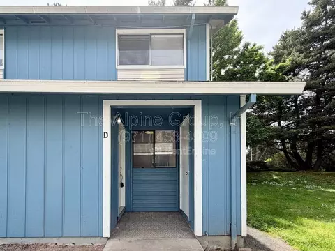 3800 NW Chemult Pl #D, Oak Hills, OR 97229
