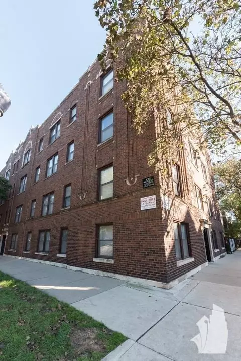 1249 W Henderson St #3323-3, Chicago, IL 60657