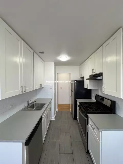 6972 N Sheridan Rd #205A, Chicago, IL 60626