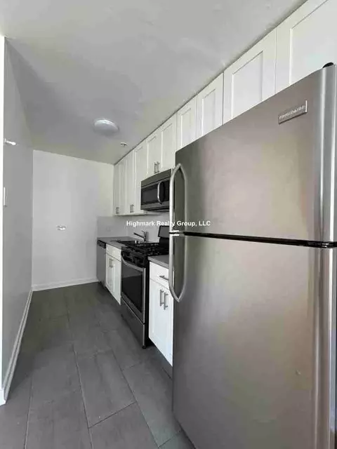 6972 N Sheridan Rd #414, Chicago, IL 60626