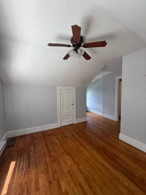 139 Randall St, Worcester, MA 01606