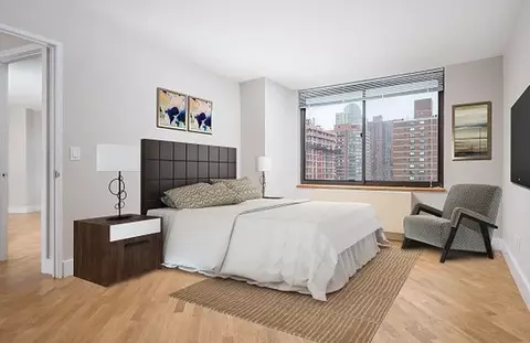 195 E 96th St #4A, New York, NY 10128