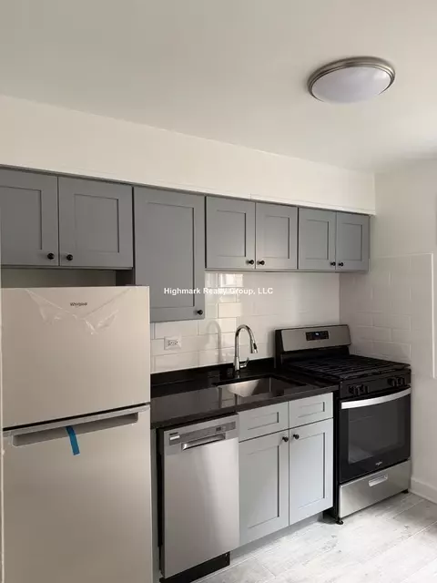 6705 N California Ave #1S, Chicago, IL 60645