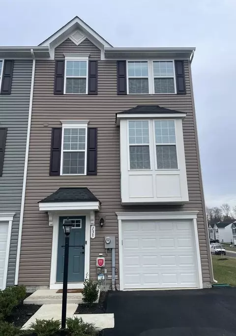 135 Dripping Spring Dr, Hedgesville, WV 25427