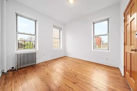 240 Sullivan St #19, New York, NY 10012