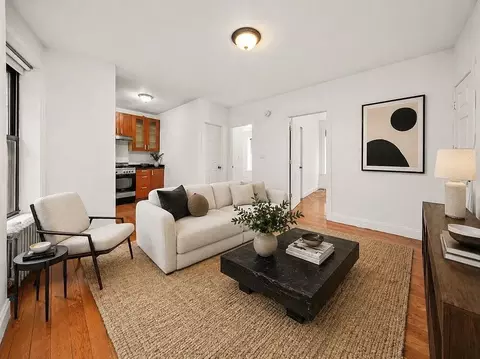 107 Christopher St #6, New York, NY 10014