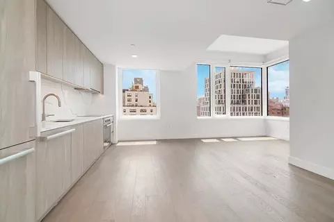 200 E 23rd St #14G, New York, NY 10010