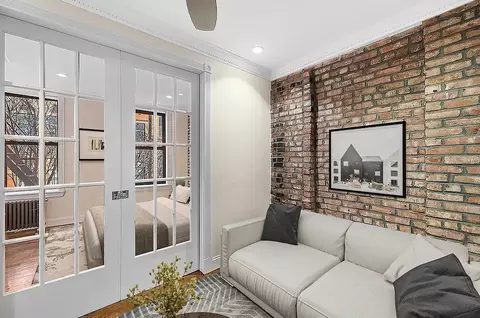 224 E 11th St #2H, New York, NY 10003