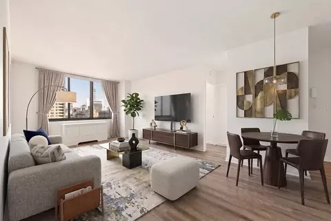 245 E 44th St #19A, New York, NY 10017