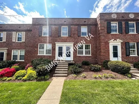 1400 S Edgewood St #520, Arlington, VA 22204