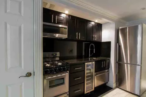 345 W 53rd St #A, New York, NY 10019