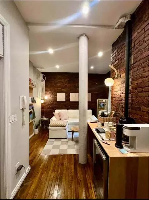 57 Thompson St #1B, New York, NY 10012