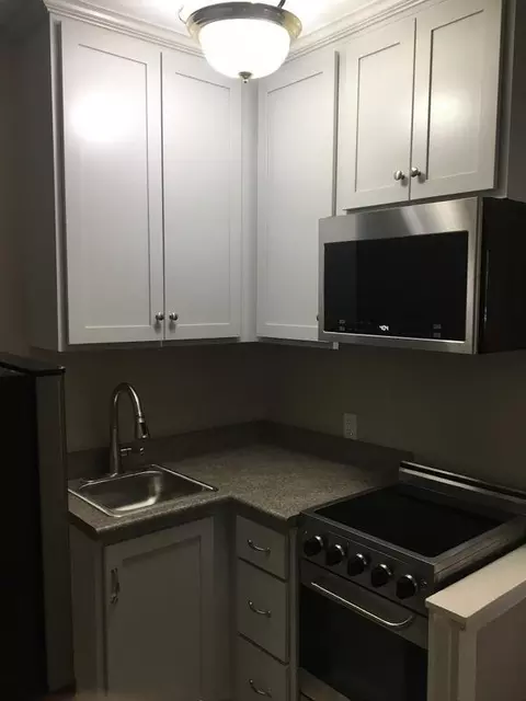 475 Hanover St # 2 L, Manchester, NH 03104