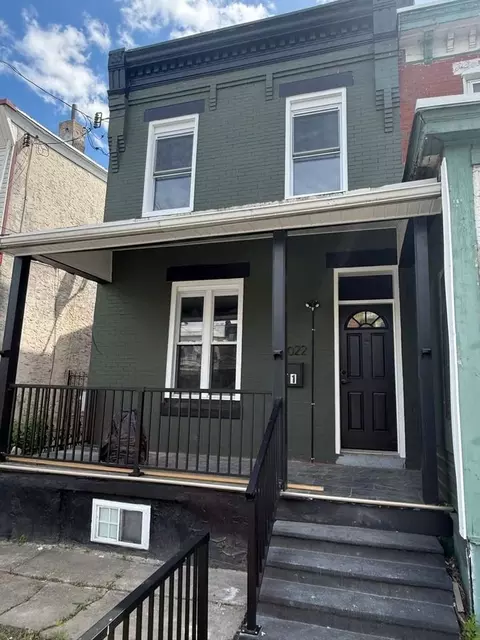 6022 Pine St, Philadelphia, PA 19143