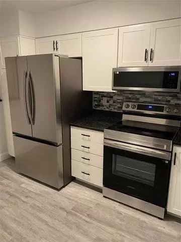 3350 Jaywood Ter #J122, Boca Raton, FL 33431