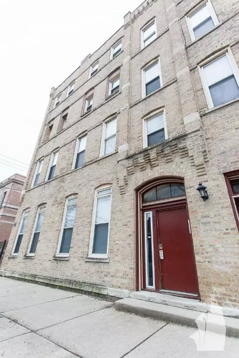 2057 W Dickens Ave #1N, Chicago, IL 60647