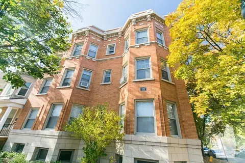 1603 W Berteau Ave #1613-3, Chicago, IL 60613