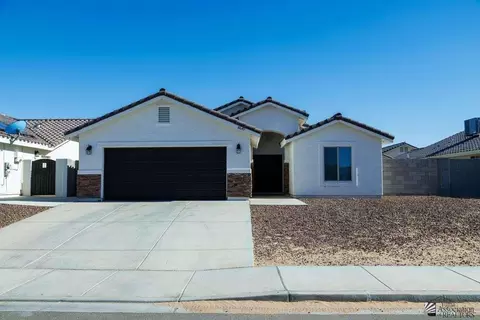 8649 E 41st St, Yuma, AZ 85365
