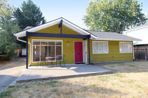 2923 NE 92nd Ave, Portland, OR 97220