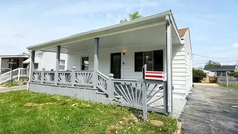 706 Fletcher Ln, Beech Grove, IN 46107