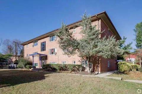 14408 Gemstone Dr #303, Woodbridge, VA 22191