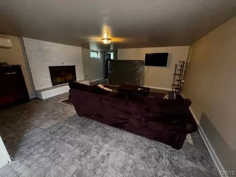 e 7th st #RIGHT, Oswego, NY 13126