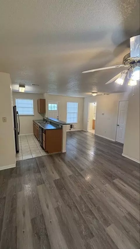 2660 E Oakbrook Dr, Columbia, MO 65202