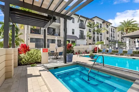 1035 3rd Ave S #215, Naples, FL 34102