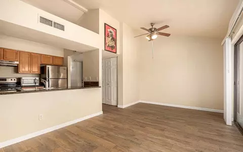 1065 W 1st St #209, Tempe, AZ 85281