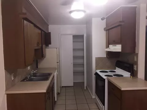 1611 Riverside Dr #37, Tulsa, OK 74119