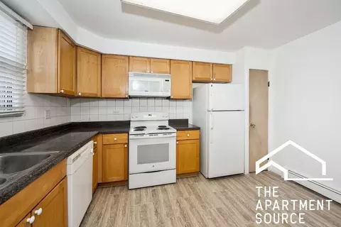 8644 Skokie Blvd #303, Skokie, IL 60077