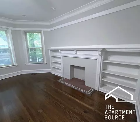 810 W Cuyler Ave #1, Chicago, IL 60613