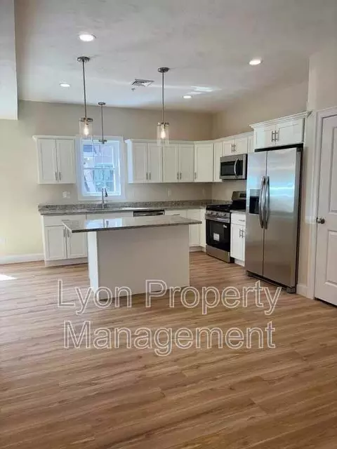 25 Johnson St #A, Taunton, MA 02780