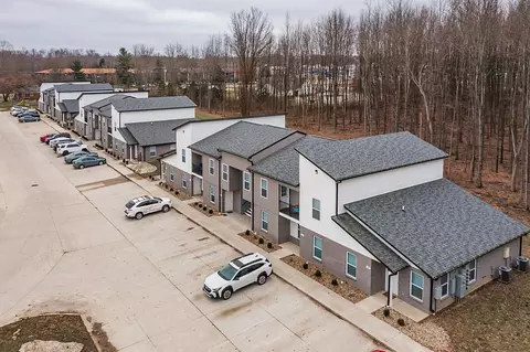 404 Court Yard Ln, Amelia, OH 45102