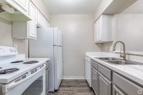 13800 Myrtlea Dr #MLFN, Houston, TX 77079