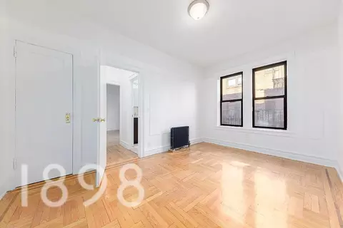 29-08 31st Ave #D1, Astoria, NY 11106