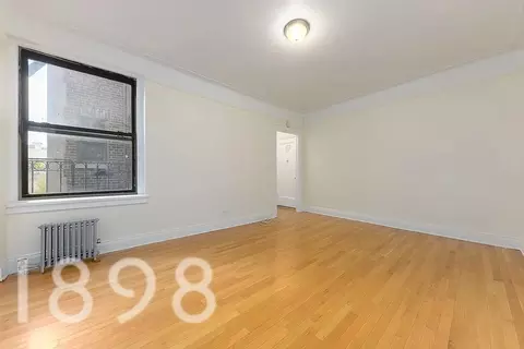 35-16 34th St #5A, New York, NY 11106