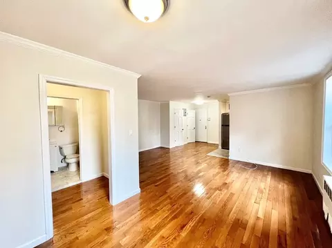 83-40 Britton Ave #2L, New York, NY 11373