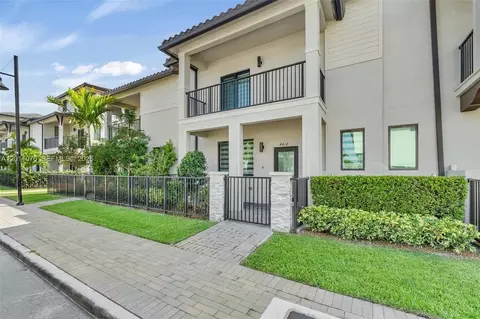 4612 NW 83rd Ave, Doral, FL 33166