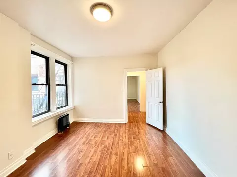 37-25 81st St #5A, New York, NY 11372