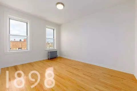 38-05 Crescent St #5H, New York, NY 11101